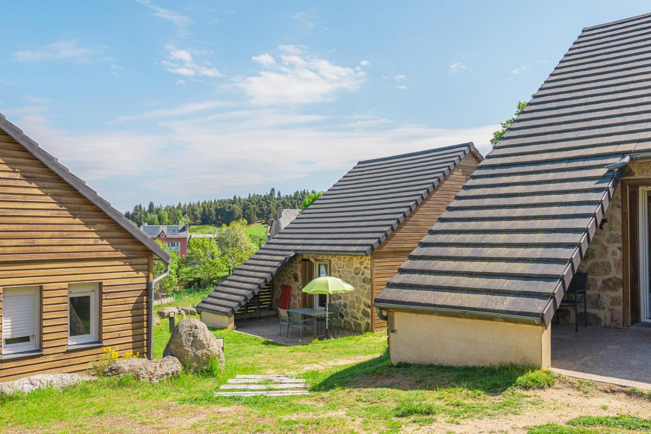 Village De Gites Les Chalets De L'Aubrac Aumont-Aubrac Zewnętrze zdjęcie