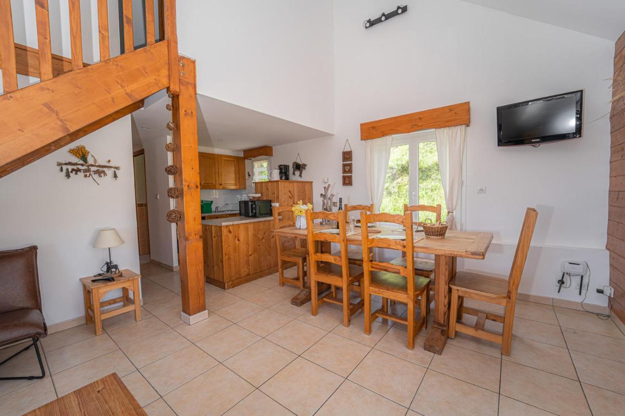 Village De Gites Les Chalets De L'Aubrac Aumont-Aubrac Zewnętrze zdjęcie